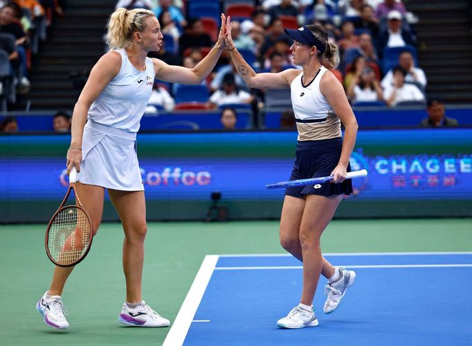 Kateřina Siniaková, Storm Hunterová (Wu-chan 2025)