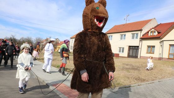 Skakúni, bobkovníci, hudci i harmonika. Fašank na Slovácku zůstává pestrý a cenný