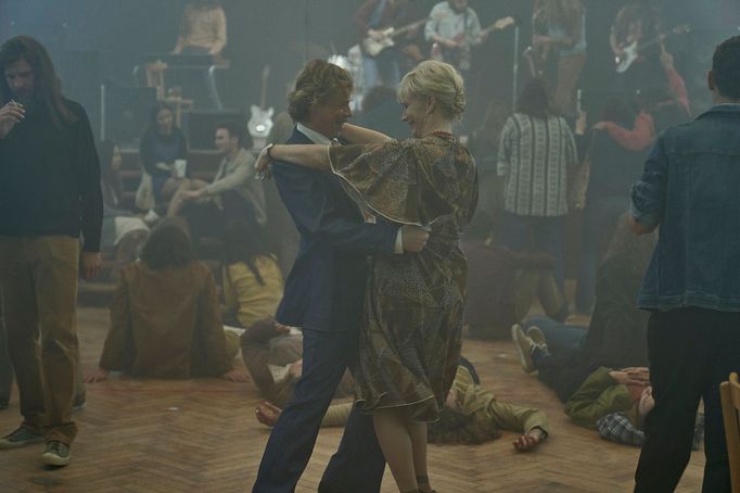 Viktor Dvořák jako Václav Havel a Aňa Geislerová v roli Olgy Havlové.