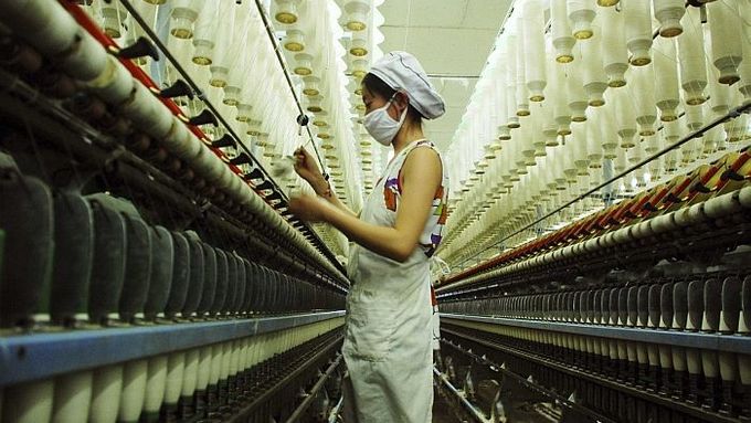 Textilní továrna v Číně. Ilustrační foto.