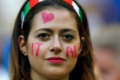 Živě: Itálie - Kostarika 0:1, outsider znovu vyhrál!