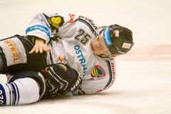 Vítkovice promrhaly vedení 3:0 a jdou do play out, Olomouc si zajistila šestku