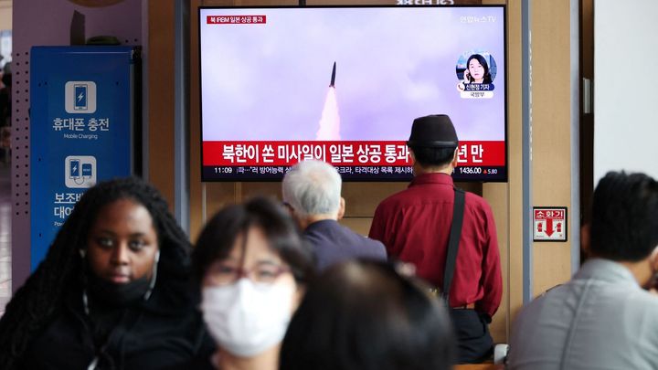 Severní Korea odpálila balistickou střelu, která přeletěla území Japonska; Zdroj foto: Reuters