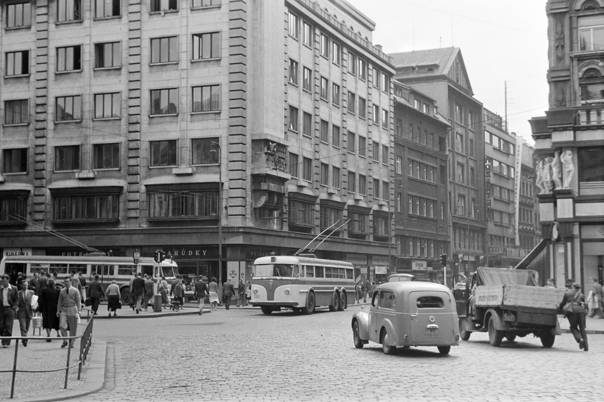 Tatra 400
