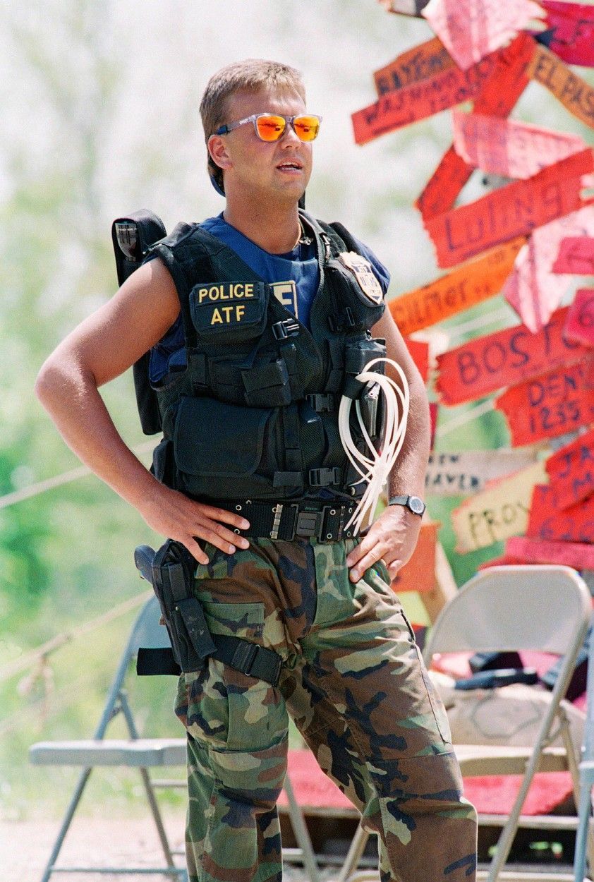 Davidiáni, Waco, Texas, David Koresh, obléhání, masakr, Zahraničí, sekta, USA