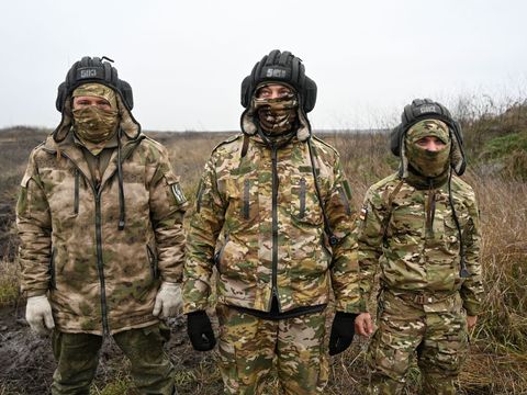 Těsně před nástupem na frontu. Fotograf se dostal na výcvik ruských vojáků s tanky