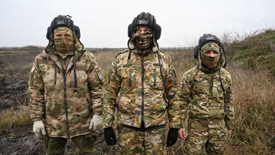 Těsně před nástupem na frontu. Fotograf se dostal na výcvik ruských vojáků s tanky