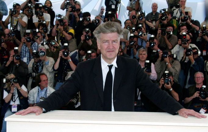David Lynch na fotografii z roku 2002.