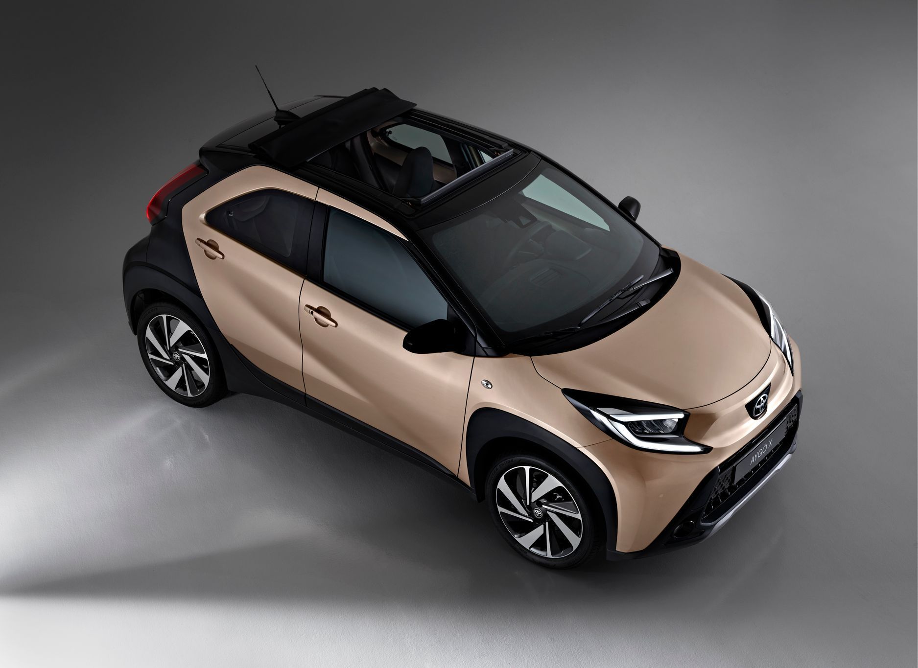 Embargo 5. listopadu 6:00: Toyota Aygo X nová generace miniauto Kolín