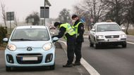 A kontrolují účel jízdy jejich řidičů a při té příležitosti většinou i doklady.