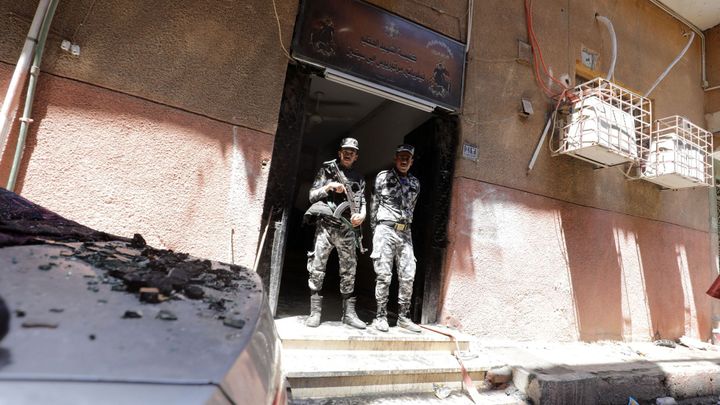 Při požáru v kostele v egyptské Gíze zahynulo 41 lidí, zřejmě došlo ke zkratu; Zdroj foto: Reuters