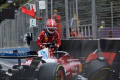 Rekord červených vlajek. Kvalifikace formule 1 musela být dokonce šestkrát přerušena