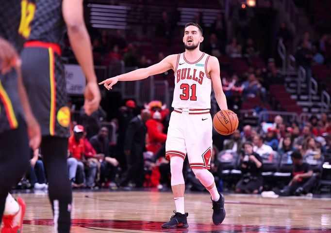 Oct 17, 2019; Chicago, IL, USA; Chicago Bulls guard Tomáš Satoranský (31) dribbles the ball against the Atlanta Hawks during the first half at the United Center. Mandator