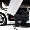 Úklid před otevřením autoshow ve Frankfurtu