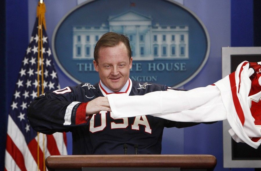 Obamův mluvčí v dresu Kanady