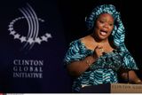 Mírová liberijská aktivistka Leymah Gboweeová usiluje o zvýšení vlivu žen na politiku v západní Africe. Během druhé občanské války v Libérii (1999-2003) mobilizovala ženy napříč etnickými a náboženskými skupinami a organizovala společné modlitby a nenásilné protesty. Přispěla k uzavření mírové smlouvy mezi vládou a zástupci dvou hlavních povstaleckých skupin v srpnu 2003. Zároveň povzbuzovala ženy k účasti v prezidentských volbách v listopadu 2005, z nichž jako vítěz vyšla Ellen Johnsonová-Sirleafová.
