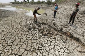Foto: Neúroda, hlad i vyschlá jezera. Řadu zemí sužuje nedostatek vody, El Niño přináší sucho