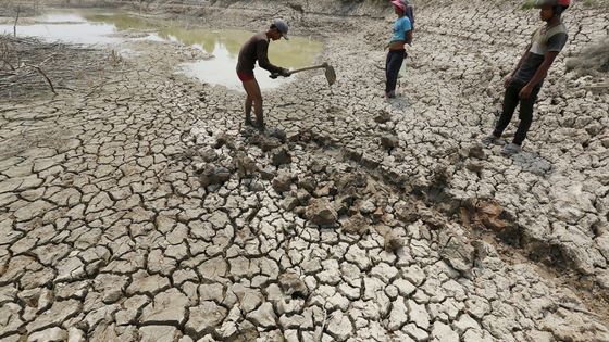 Foto: Neúroda, hlad i vyschlá jezera. Řadu zemí sužuje nedostatek vody, El Niño přináší sucho