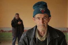 Bulharský pošťák vymyslel, jak zachránit vymírající vesnici. Zabydlí v ní syrské uprchlíky