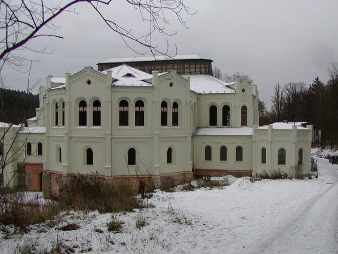 2005: Asi největší skoková proměna ruiny v architektonický klenot...