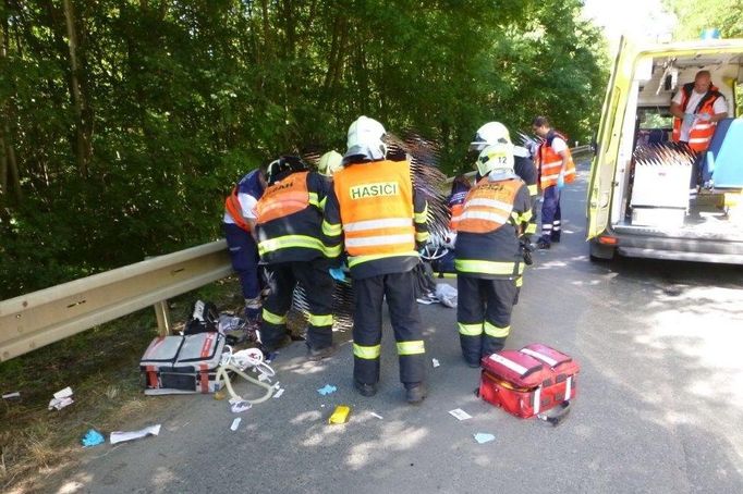 23. června 2014 - U obce Ivaň po střetu dodávky se skupinou středoškoláků bylo šest zraněných. Policisté silnici třetí třídy uzavřeli na tři hodiny.