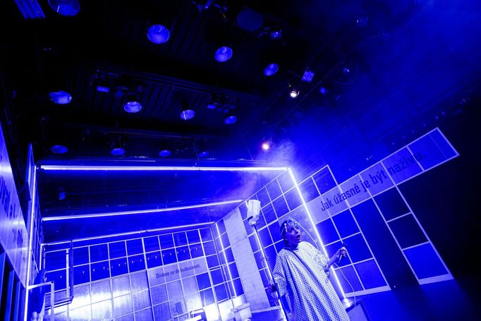 Natálie Holíková jako Emma.