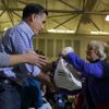 Obama, Romney a hurikán Sandy