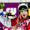 Justine Dufour-Lapointová slaví vítězství v mogulech na hrách v Soči