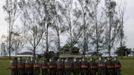 Members of the Brazilian Navy take part of a exhibition of their operational capacity to combat terrorist attacks and riots ahead of the FIFA Confederations Cup and World Youth Day in Rio de Janeiro May 27, 2013. REUTERS/Ricardo Moraes (BRAZIL - Tags: MILITARY SPORT SOCCER CIVIL UNREST TPX IMAGES OF THE DAY) Published: Kvě. 27, 2013, 9:06 odp.