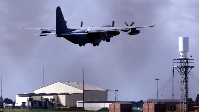 Letecká základna Mildenhall v Británii využívaná vzdušnými silami Spojených států.