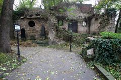 Lidé mohou v Praze koupit starý hrob on-line. I s ostatky, popřípadě musí uhradit exhumaci