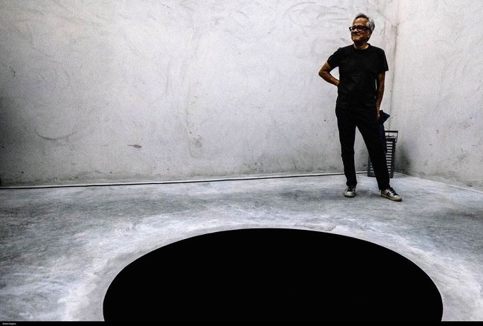 Anish Kapoor, Descent into Limbo