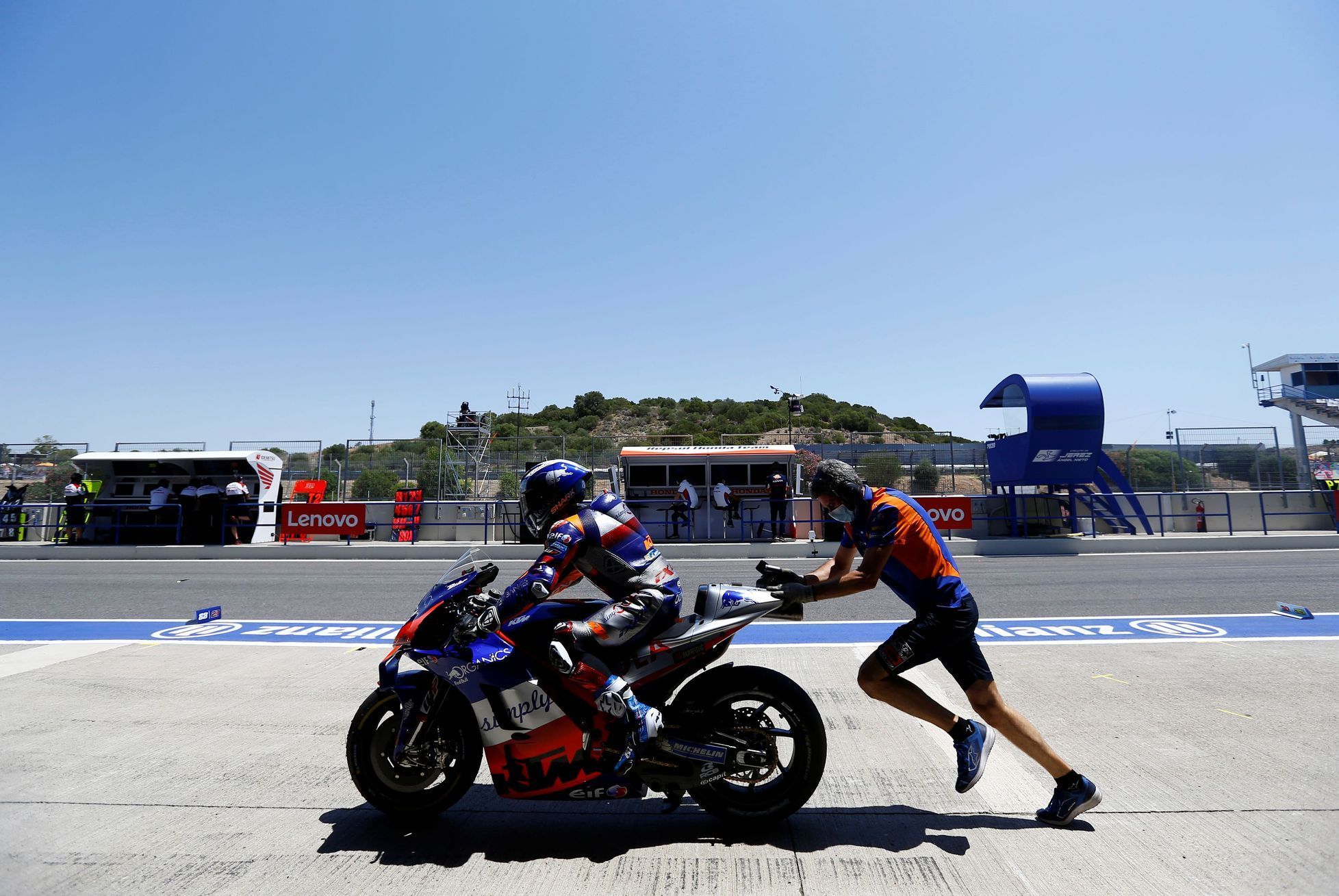 Miguel Oliveira na KTM v závodě MotoGP v rámci GP Španělska 2020