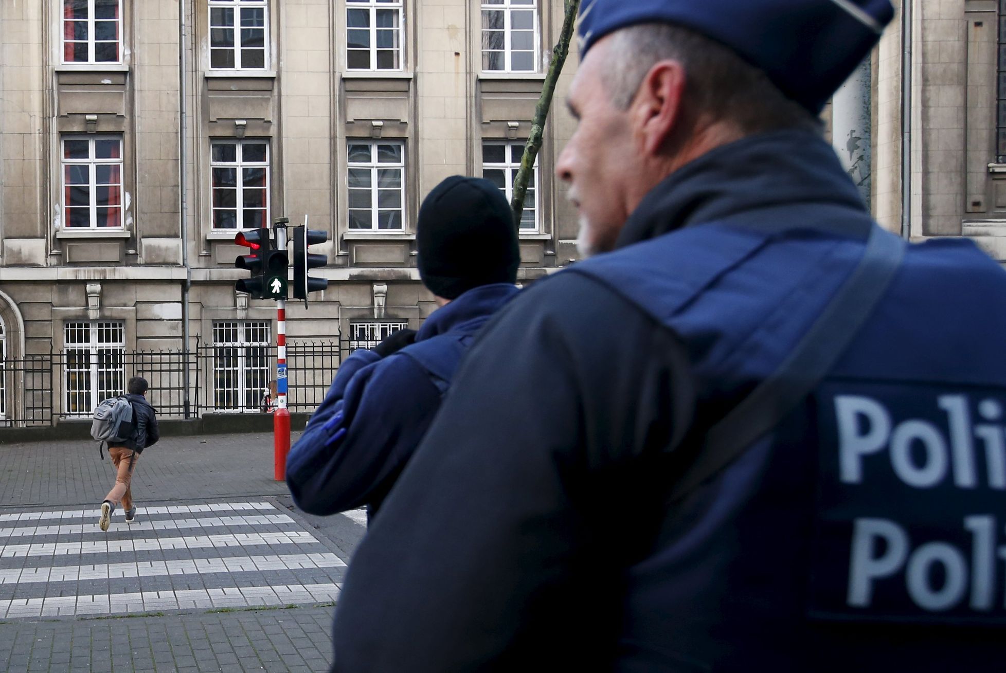 Brusel: po dvou dnech se opět otevřely školy, hlídkují u nich policisté
