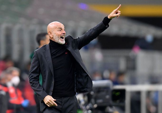 Stefano Pioli v zápase Evropské ligy AC Milán  Sparta Praha