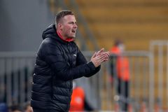 Trest za vyhrocený šlágr: Köstl nesmí na lavičku. Řízení za vulgární gesto čeká Šádka