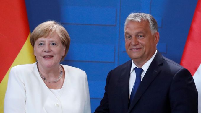 Angela Merkelová a Viktor Orbán.