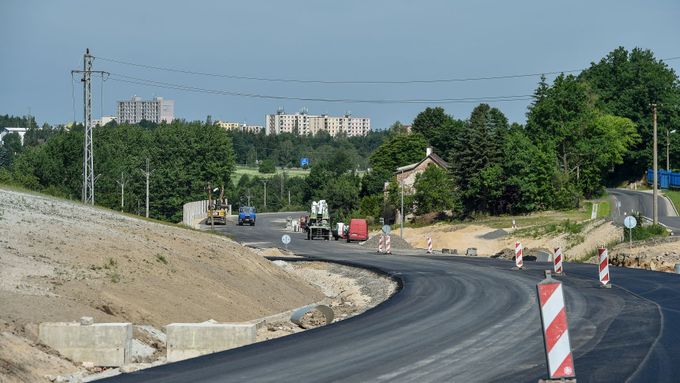Nová silnice z Liberce do Jablonce nad Nisou.