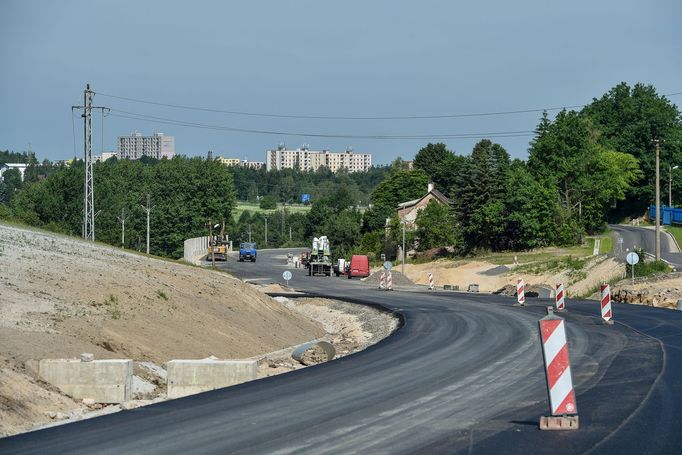 Nová silnice z Liberce do Jablonce nad Nisou.