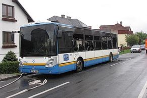 Na okraji Ostravy hořel městský autobus