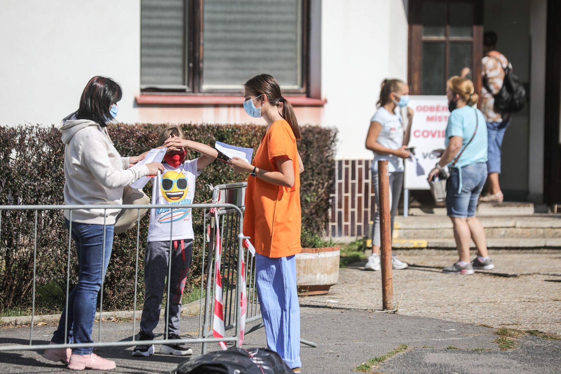 Fronty na odběrová místa, koronavirus, Praha
