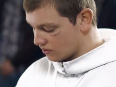 Pětadvacetiletý Anthony Bajon vloni na festivalu Berlinale za výkon v Modlitbě dostal Stříbrného medvěda za herectví.