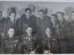Tato skupina Lubora Šušlíka měla během protikomunistického puče v roce 1949 obsadit Československý rozhlas. Šušlík je nahoře třetí zleva. Osudná fotografie, kvůli které byl málem odsouzen za velezradu.