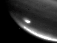 Snímky zaznamenal infračervený teleskop NASA umístěný na Manua Kea