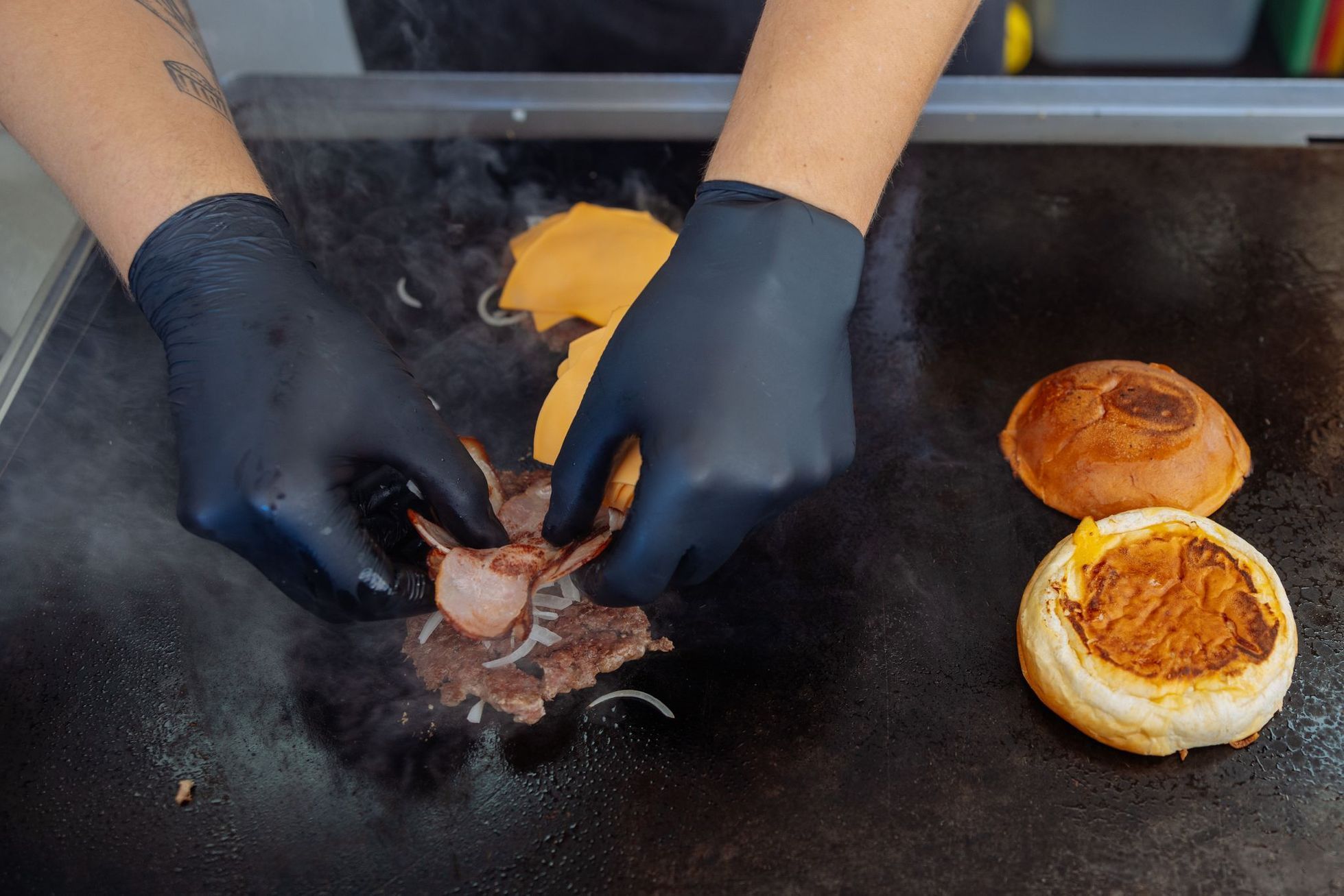 PřívYES, přívěs, jídlo, gastronomie, Palmovka, Libeň, burger, quesadilla, street food