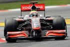 Hamilton vyjel pole position, McLaren má první řadu