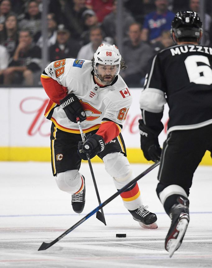 Jaromír Jágr při svém debutu za Calgary Flames