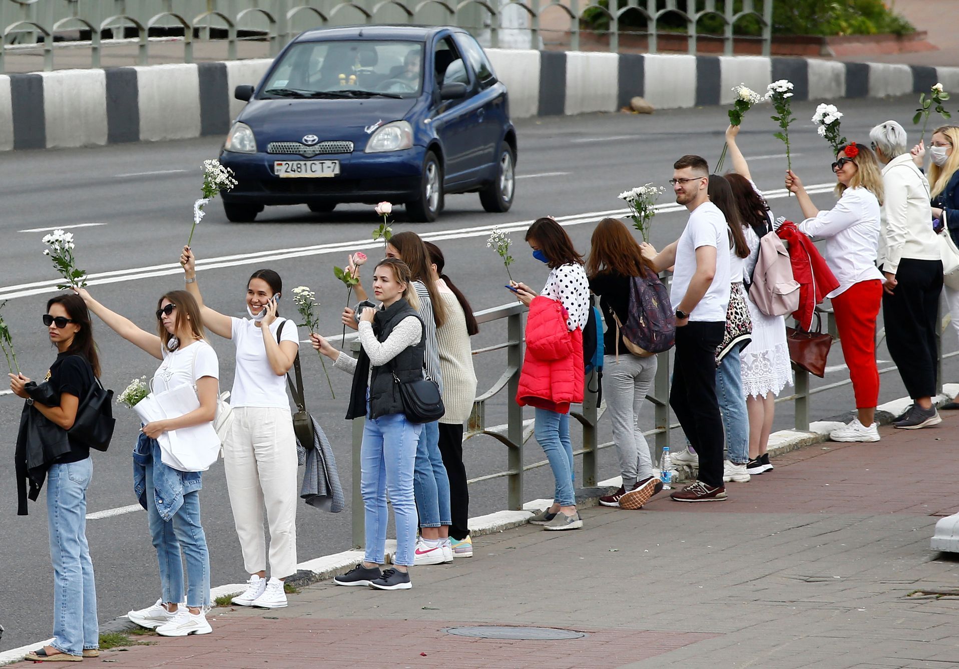 bělorusko protest demonstrace proti násilí ženy bílá