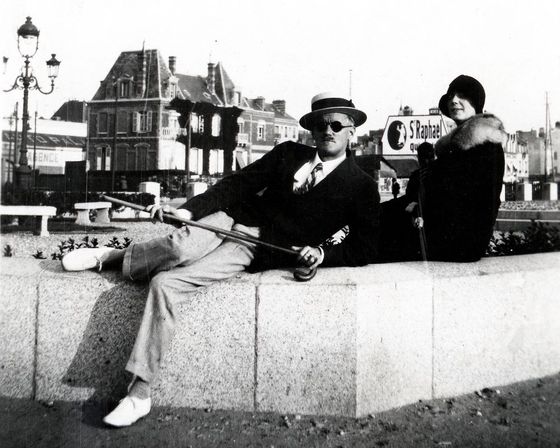 James Joyce a jeho manželka Nora Barnacleová, 1930.