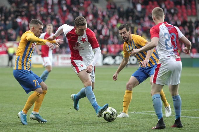 Lukáš Provod v zápase 22. kola Slavia - Opava